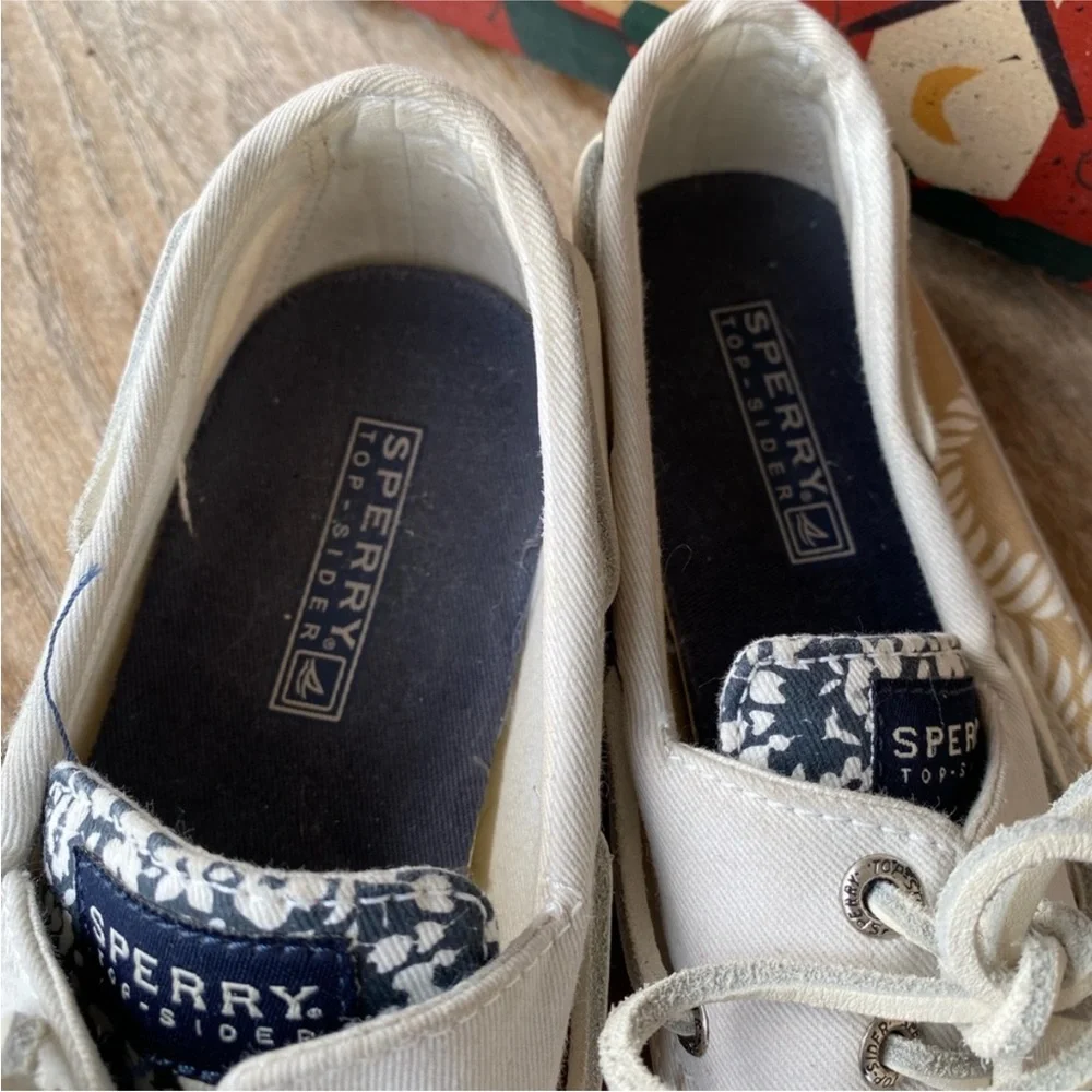 Sperry Top-Siders Floral Floral Pattern‎ Boat Shoes